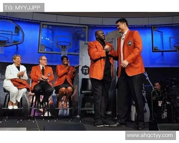 马布里与姚明的传奇对决：篮球场上的友谊与竞争交织的故事