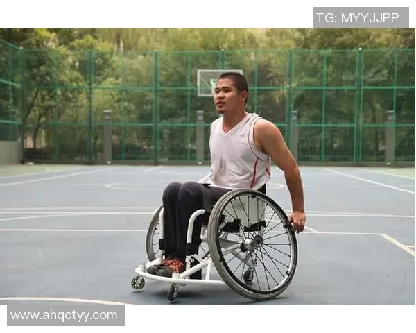 姚明与Rory同框合照展现友谊与运动精神的精彩瞬间