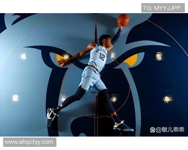 篮球明星在社交媒体分享个人生活照片引发粉丝热议与关注 篮球明星在社交媒体分享个人生活照片引发粉丝热议与关注